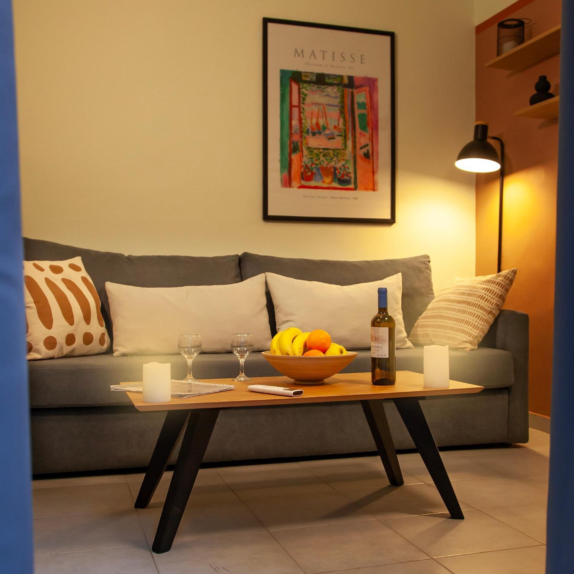 Aris123 By Smart Cozy Suites - Apartments In The Heart Of Athens - 5 Minutes From Metro - Available 24Hr Exterior foto